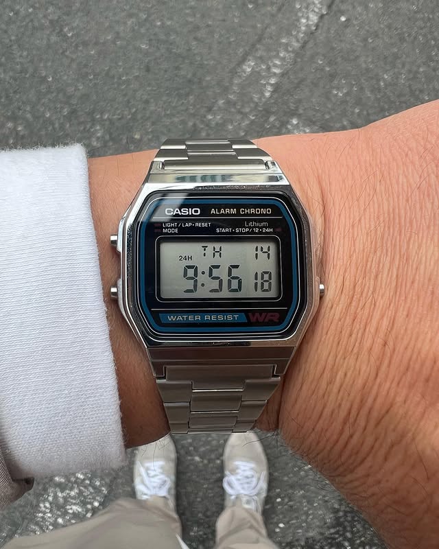 Relógio Unissex Casio Retro Digital
